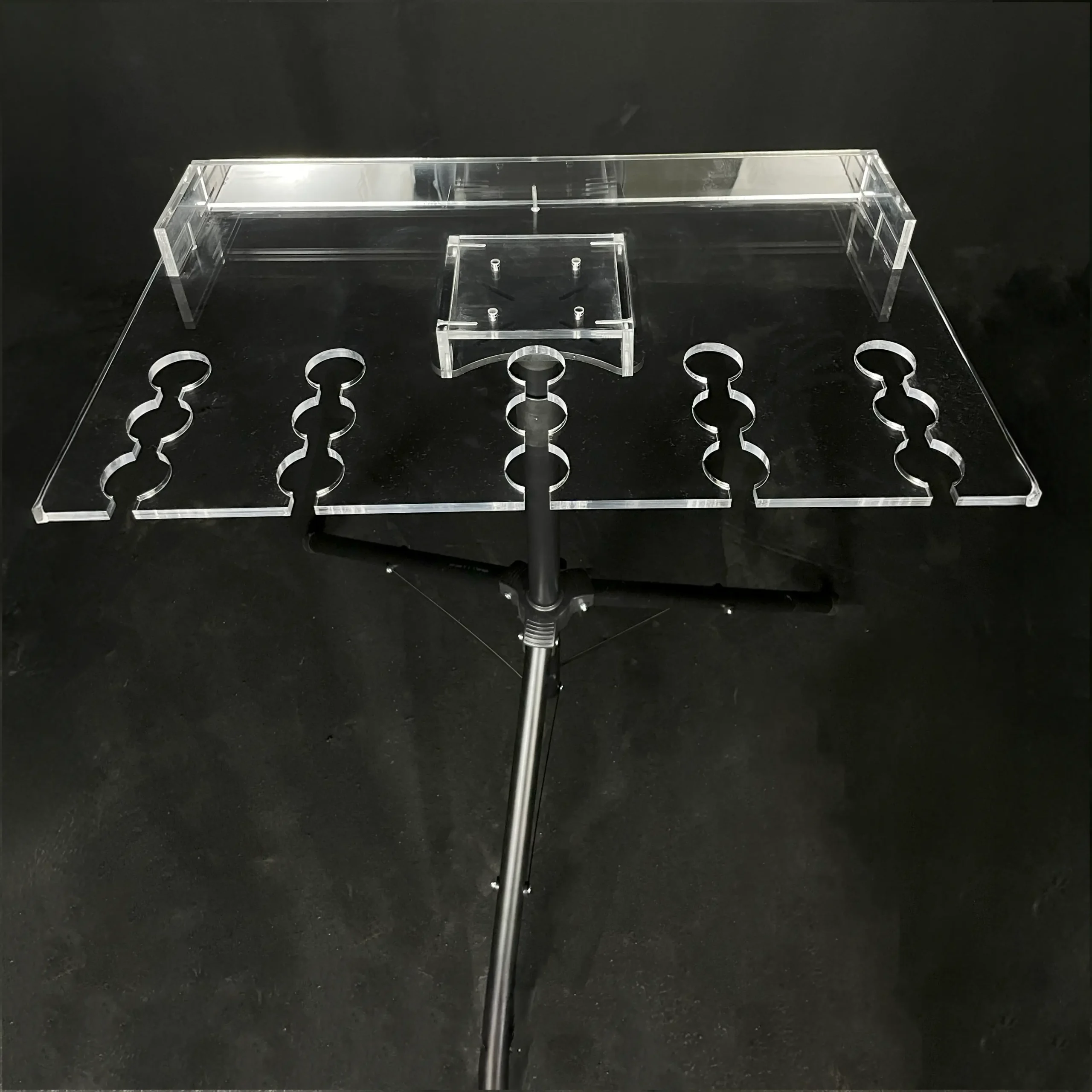 Tribuna de Coletiva de Imprensa Retratil Reclinável com Tripé Móvel com 15 Microfones, tribuna para coletiva de imprensa, pulpito coletiva de imprensa, tribuna para imprensa, tribuna para microfone, porta microfone, pulpito para microfone, pulpito para coletiva de imprensa, pulpito para coletiva, tripe para coletiva de imprensa, tripe para coletiva