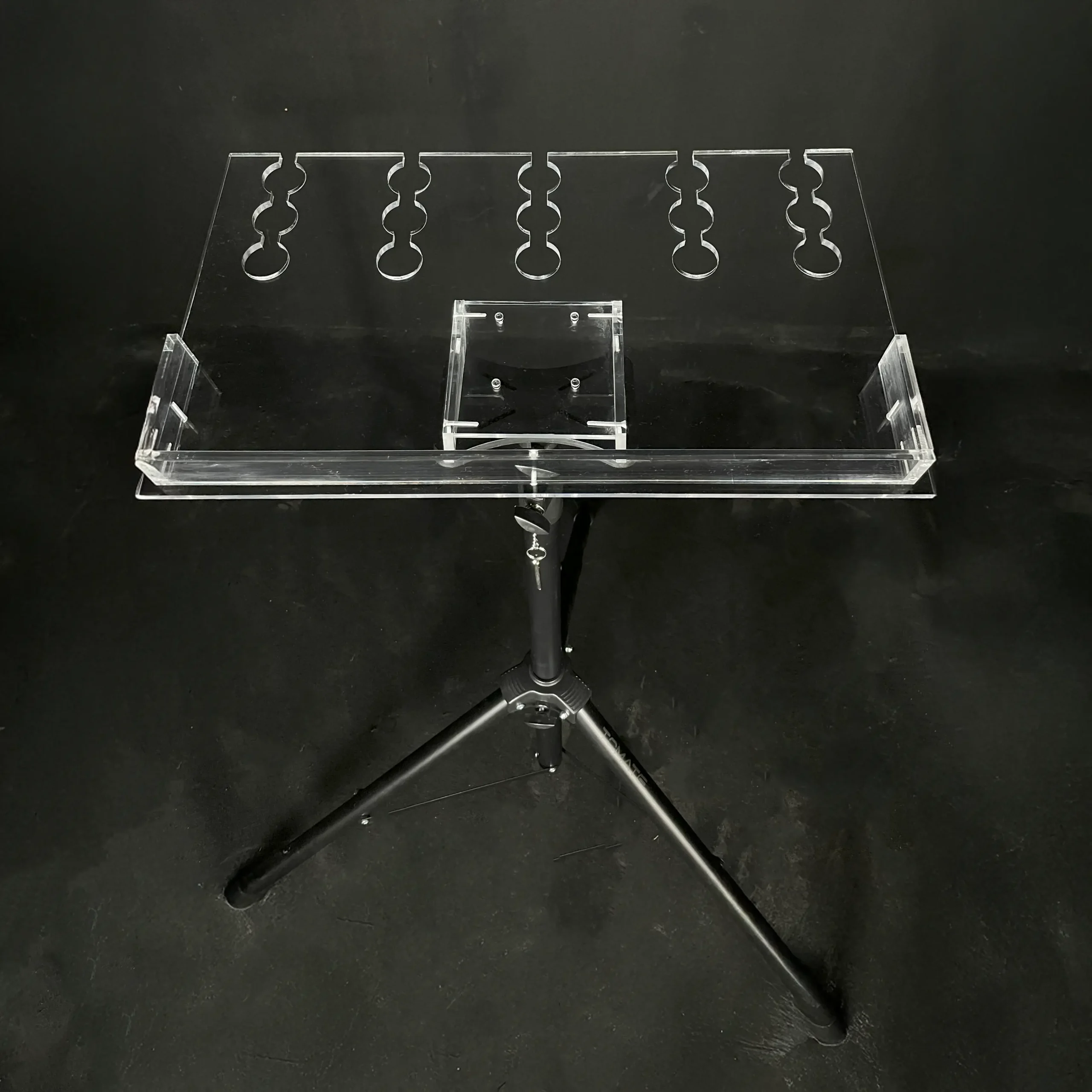 Tribuna de Coletiva de Imprensa Retratil Reclinável com Tripé Móvel com 15 Microfones, tribuna para coletiva de imprensa, pulpito coletiva de imprensa, tribuna para imprensa, tribuna para microfone, porta microfone, pulpito para microfone, pulpito para coletiva de imprensa, pulpito para coletiva, tripe para coletiva de imprensa, tripe para coletiva